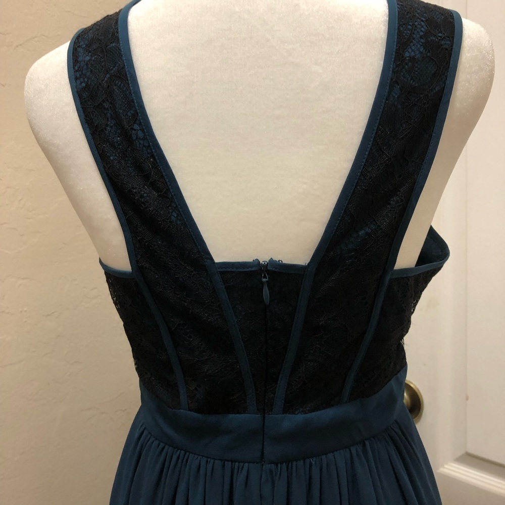 Elegant Black and Green Sleeveless Dress BCBG Maxi/Long Lace Sheer - Picture 4 of 12